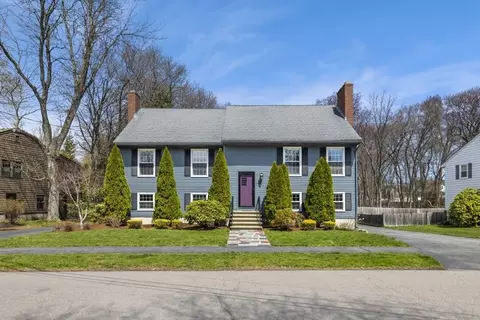 71 Red Gate Ln, Reading, MA 01867 photo 2