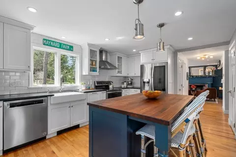 10 Allan Dr, Maynard, MA 01754 photo 2
