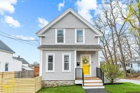 35 Roper St, Lowell, MA 01852