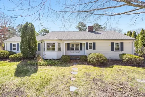 84 Curve Hill Rd, Yarmouth, MA 02664