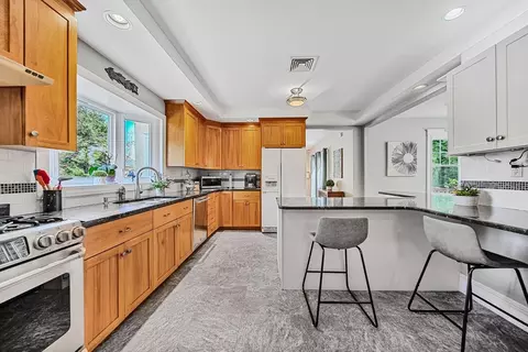 461 High Rock St, Needham, MA 02492 photo 6