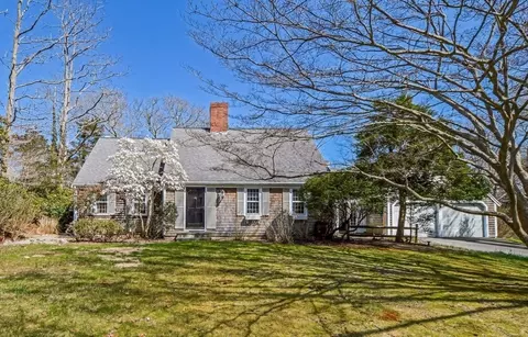10 Morgan Trl, Sandwich, MA 02563