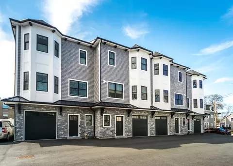 29 Cherry St #2, Waltham, MA 02453