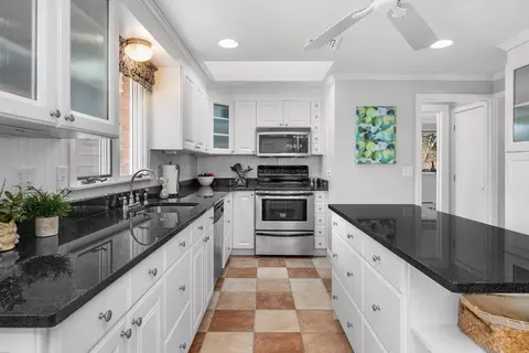 91 Holly Point Rd, Centerville, MA 02632 photo 10