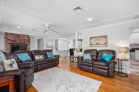 91 Holly Point Rd, Centerville, MA 02632 photo 4