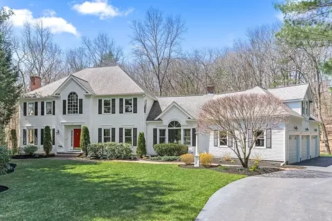 20 Algonquian Dr, Natick, MA 01760