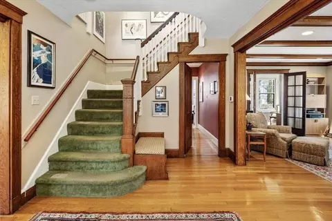 6 Briarfield Rd, Milton, MA 02186
