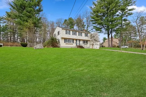 37 Crestview Dr, Millis, MA 02054 photo 3