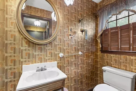 37 Crestview Dr, Millis, MA 02054 photo 9