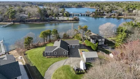 30 Captain Nickerson Ln, Dennis, MA 02660