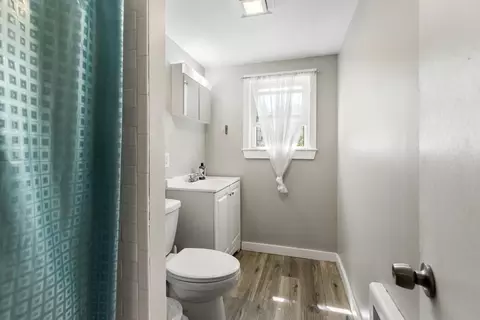 Bath - 152 Springvale Ave, Everett, MA 02149 photo 2 of 2