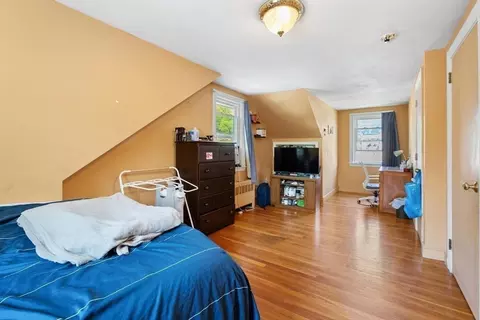 Bedroom - 152 Springvale Ave, Everett, MA 02149 photo 5 of 6