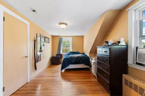 Bedroom - 152 Springvale Ave, Everett, MA 02149 photo 6 of 6