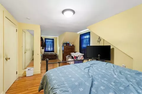 Bedroom - 152 Springvale Ave, Everett, MA 02149 photo 4 of 6