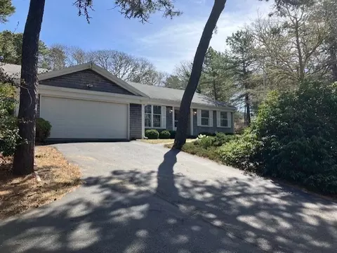 144 Lakeview Ave, Chatham, MA 02633