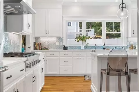 93 South St, Needham, MA 02492 photo 6