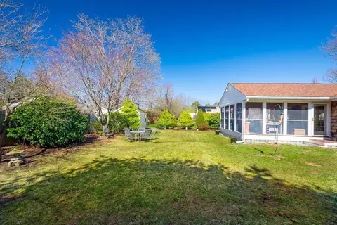 Exterior - 4 Worcester Rd, Sharon, MA 02067 photo 6 of 8