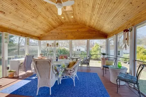 Exterior - 4 Worcester Rd, Sharon, MA 02067 photo 3 of 8