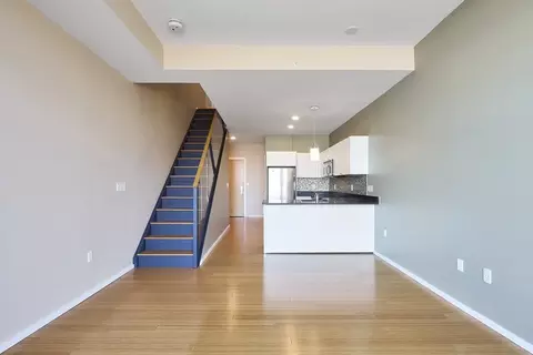 2 Earhart St #915, Cambridge, MA 02141