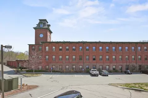 1511 Main St #CPH3, Worcester, MA 01603