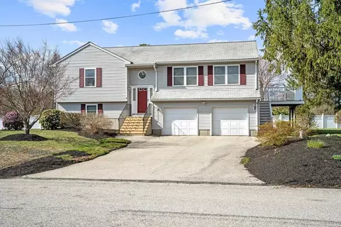 8 Mayfair Cir, Oxford, MA 01540