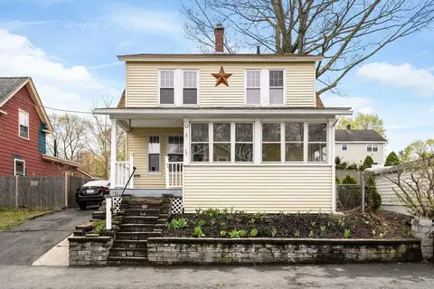 82 Sylvester St, Lawrence, MA 01843