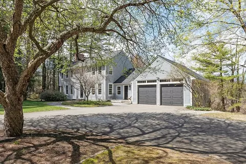 Exterior - 4 Willow Rd, Harvard, MA 01451 photo 2 of 7