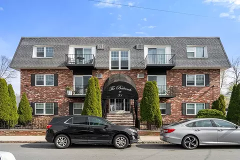 31 Symonds St #9, Salem, MA 01970
