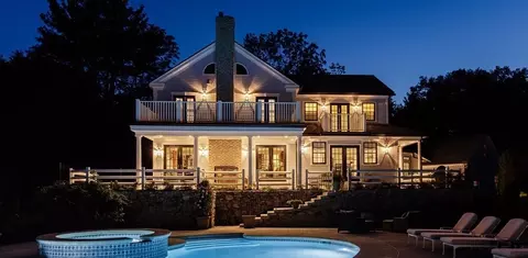 48 Milk St, Westwood, MA 02090