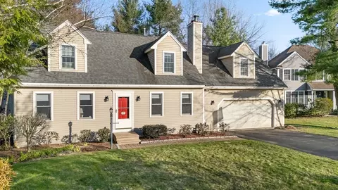 19 Pheasant Hill Dr, Shrewsbury, MA 01545