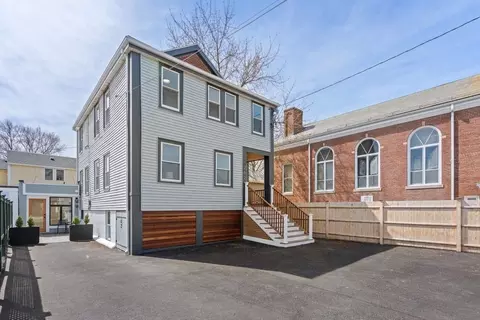 202 Elm St N #1, Cambridge, MA 02140