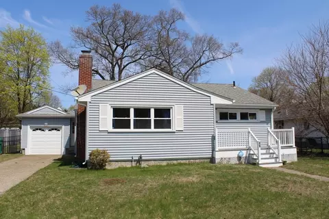 48 Ellendale Rd, Attleboro, MA 02703