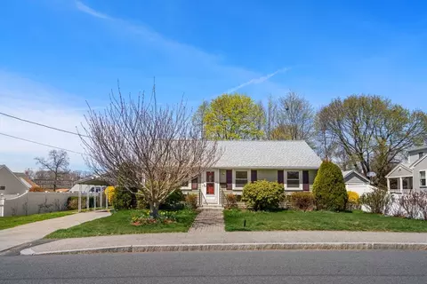 99 Proctor Rd, Braintree, MA 02184