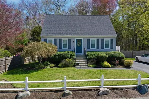 28 Cullen St, Taunton, MA 02718