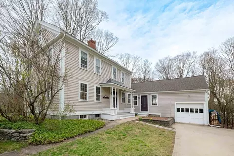 25 S Main St, Belchertown, MA 01007