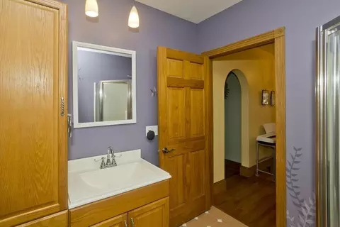 33 Gillette Ave, Springfield, MA 01118 photo 12