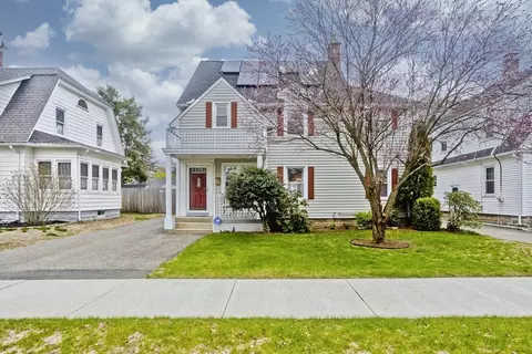 33 Gillette Ave, Springfield, MA 01118