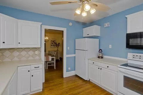 33 Gillette Ave, Springfield, MA 01118 photo 3