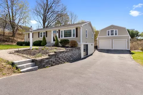 10 Hunter Dr, Newburyport, MA 01950