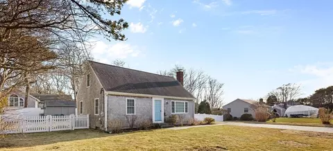 32 Emerson Rd, Falmouth, MA 02536