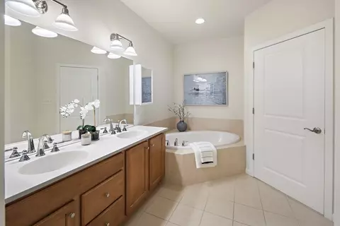 107 Clocktower Dr #303, Waltham, MA 02452 photo 13