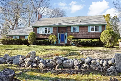 44 Meeting House Ln, Scituate, MA 02066