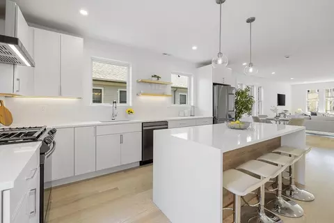 39 Seven Pines Ave #39, Cambridge, MA 02140