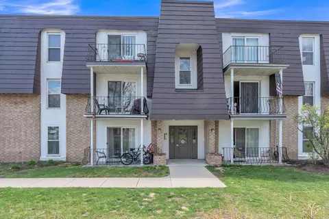 23 Shadowbrook Ln #6, Milford, MA 01757