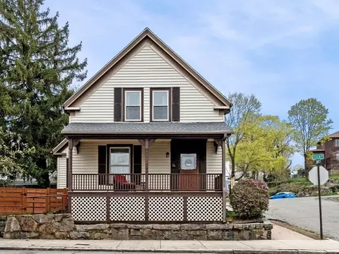 64 Essex St, Beverly, MA 01915