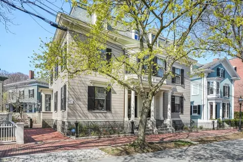 46 Chestnut St, Salem, MA 01970