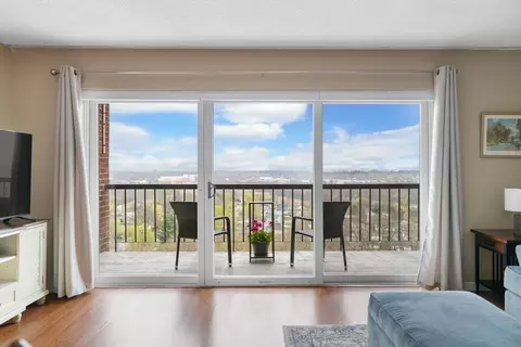3 Summit Dr #67, Reading, MA 01867