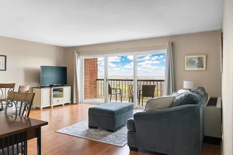 Living - 3 Summit Dr #67, Reading, MA 01867 photo 1 of 2
