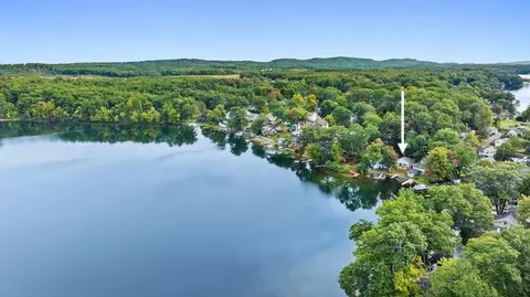 27 Lakeview St, Southwick, MA 01077