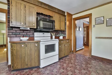 Kitchen - 18 Eastern Ave, Wakefield, MA 01880 photo 4 of 4